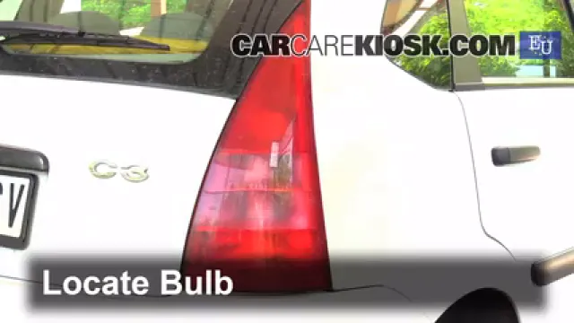 2004 Citroen C3 SX 1.4L 4 Cyl. Turbo Diesel Éclairage Feu clignotant arrière (remplacer l'ampoule)